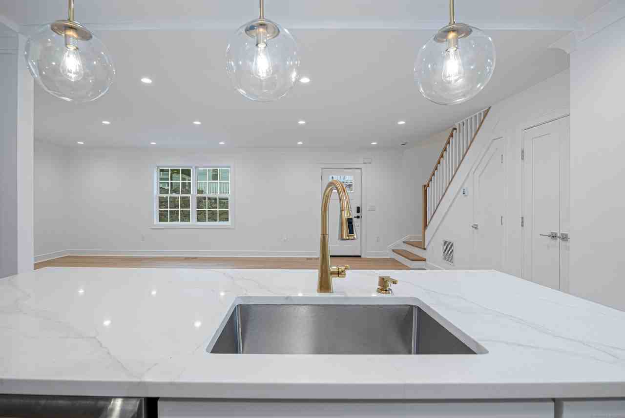 82 Josephine Evaristo Ave - Photo 5 of 22