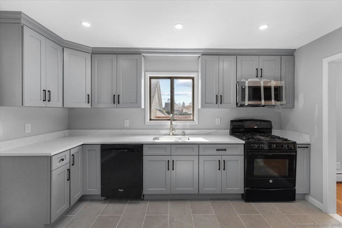 88 Horton St 1st Fl #1stFL - Photo 3 of 25