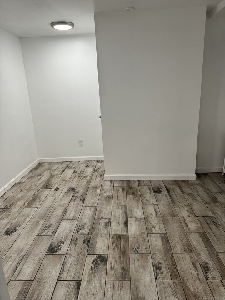 52 52 Pearl Street unit: Garden Apartment - Photo 5 of 12