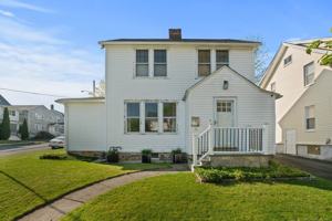 featured image of 15 Overland Ave