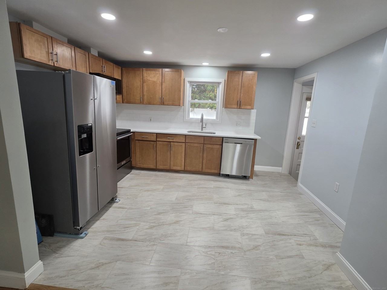 62 Pond Point Ave - Photo 7 of 15