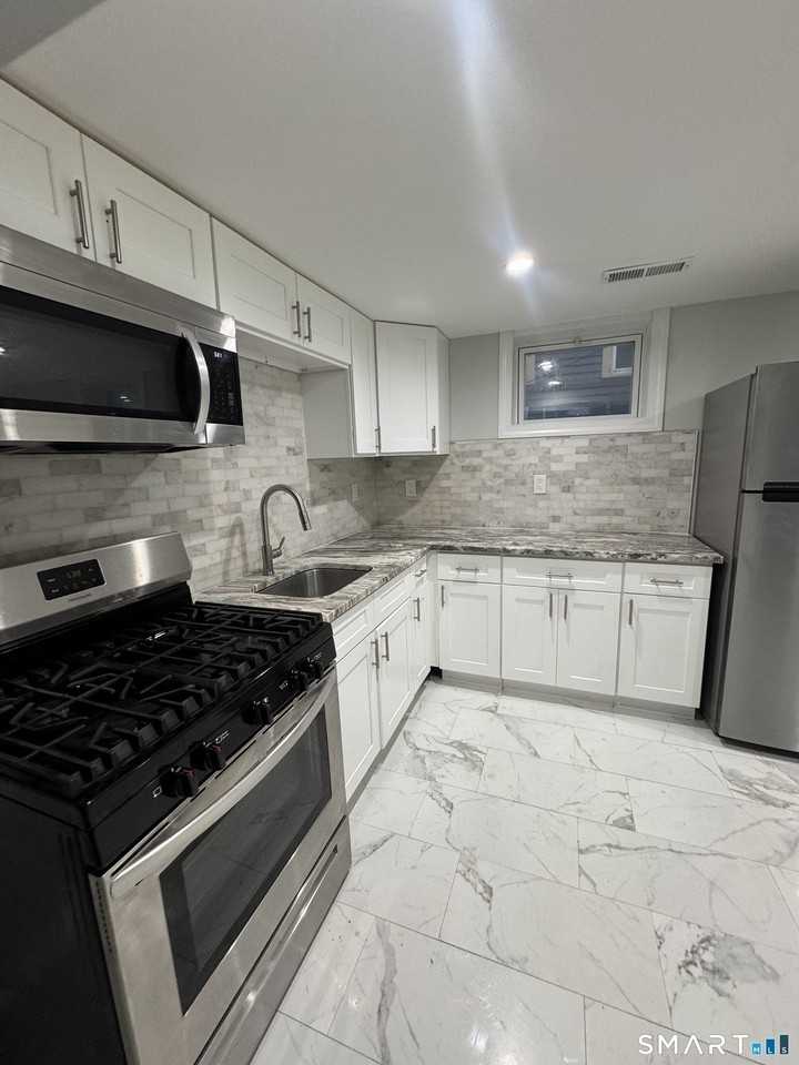 368 368 Norton Street unit: Basement #BS