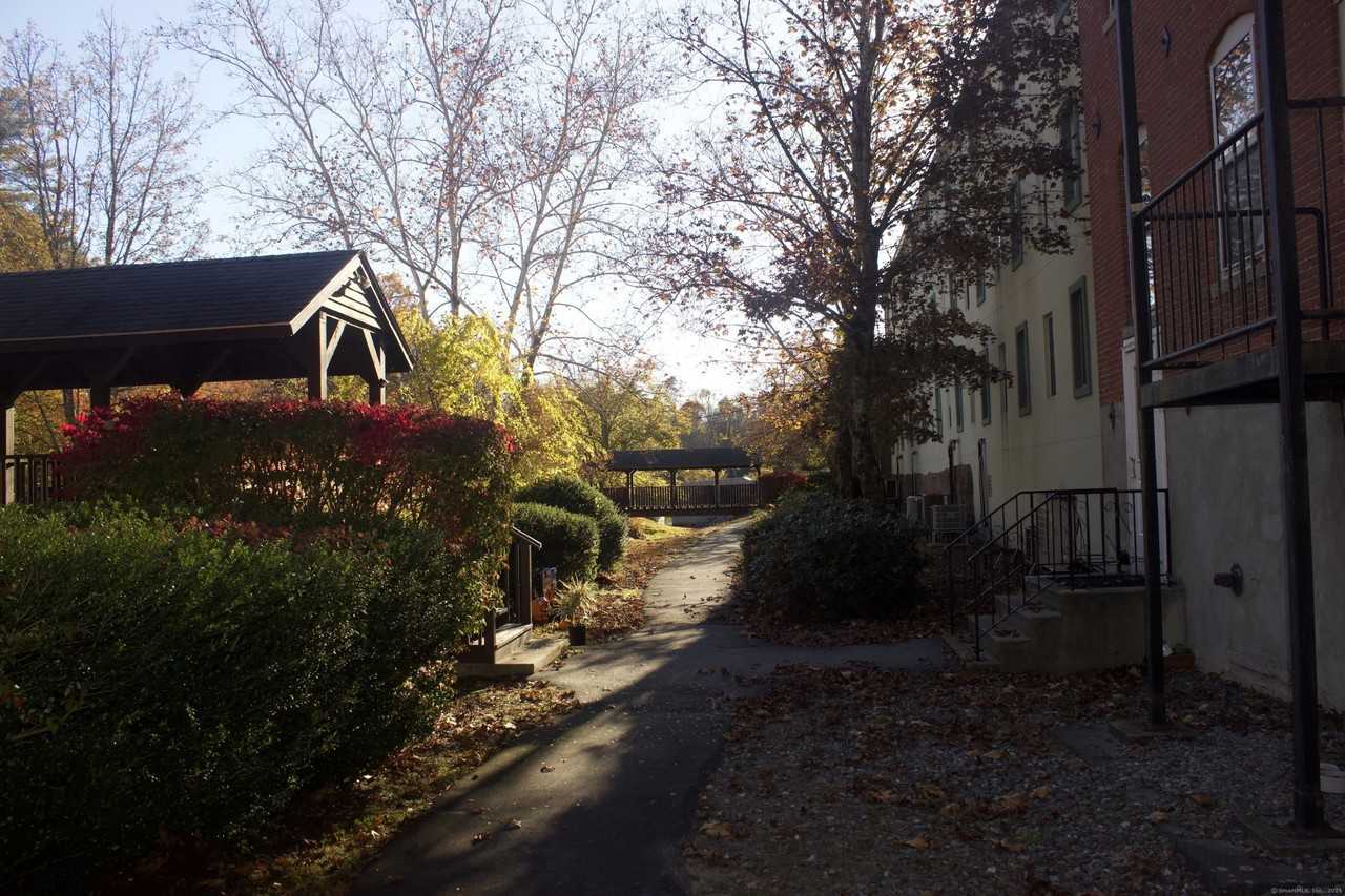 201 Whetstone Mls - Photo 3 of 12