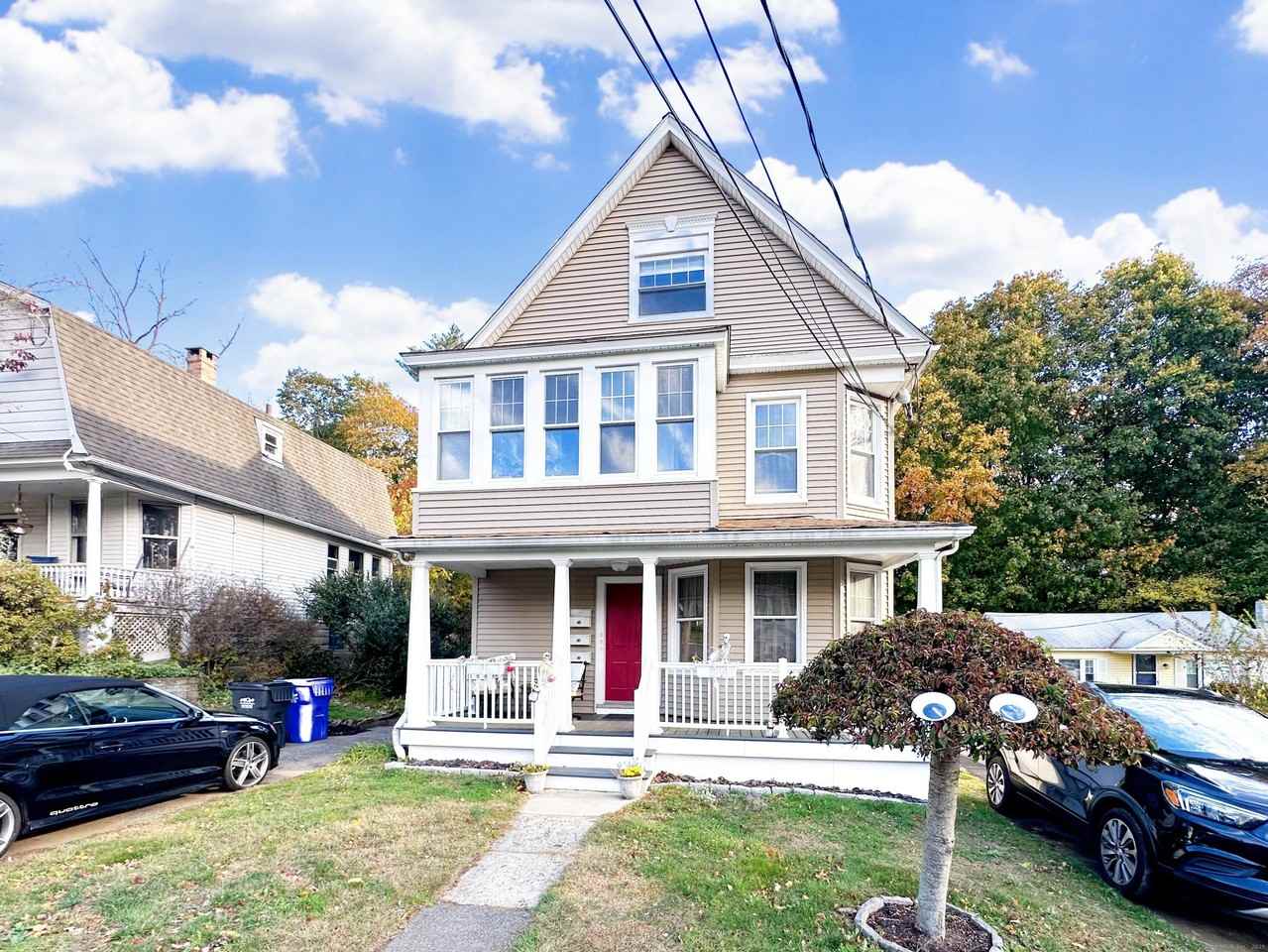 76 Nichols Ave - Photo 3 of 36