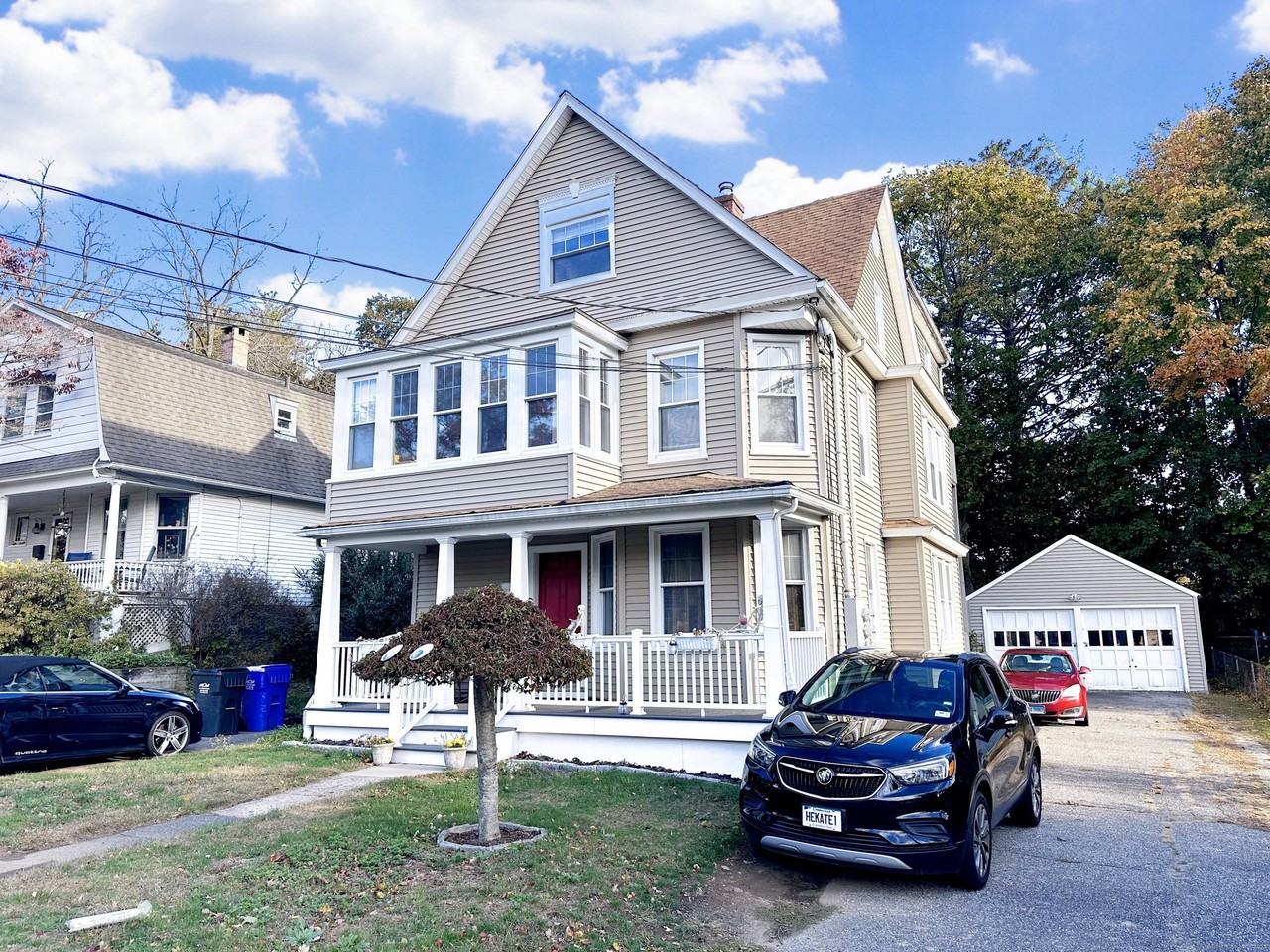 76 Nichols Ave - Photo 4 of 36