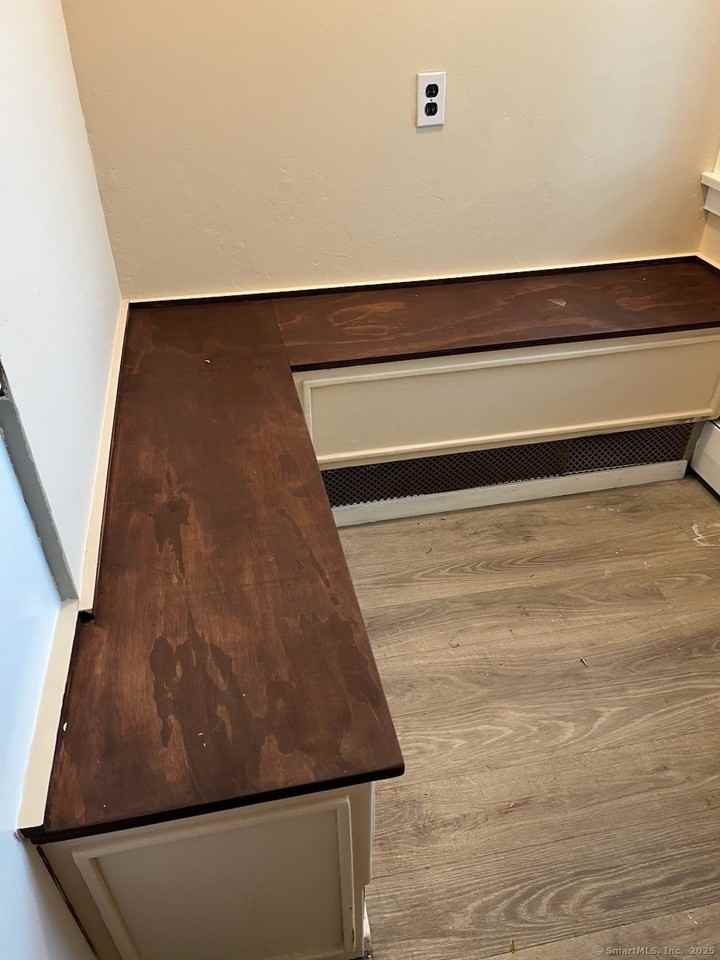 568 568 Danbury Road unit: White House, 1St Floor, S - Photo 5 of 6