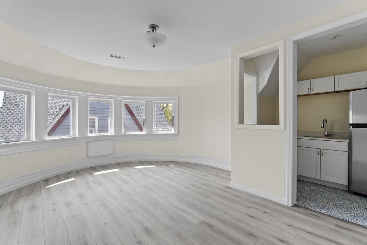 72 S Main St Unit 3a #3A