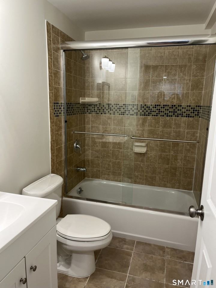 143 Columbus Pl Apt 9 #9 - Photo 7 of 16