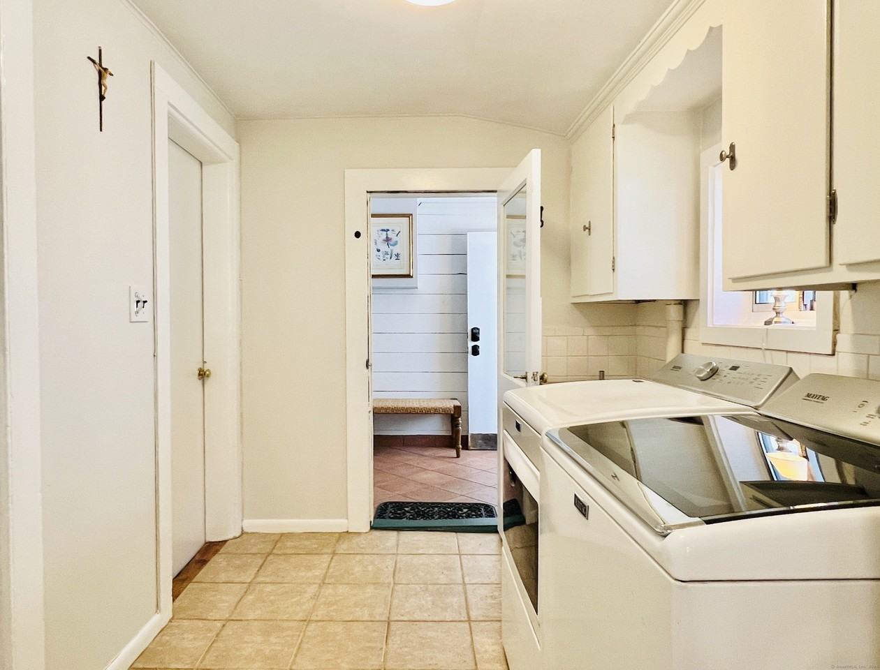 301 Haviland Rd - Photo 7 of 34