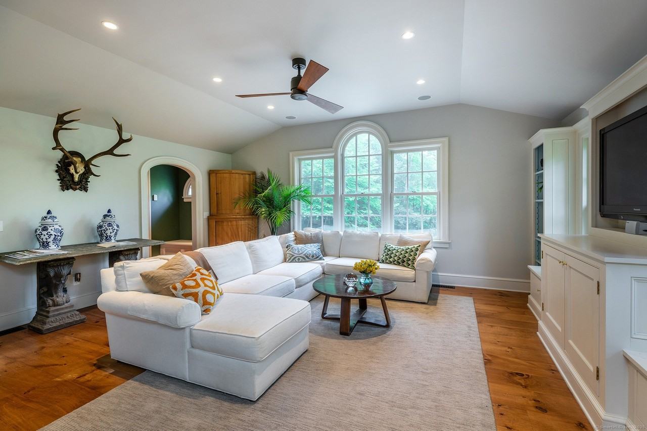 102 Westwoods Road 1 - Photo 5 of 24