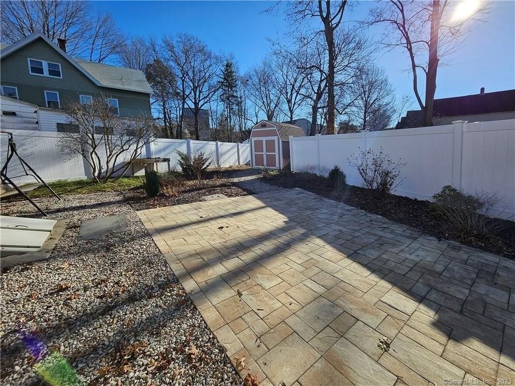 34 Woodland St - Photo 4 of 35