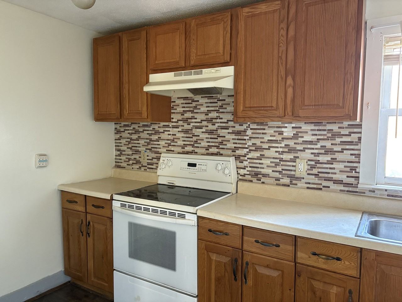 152 Blacks Rd 1st Fl #1stFL - Photo 6 of 14