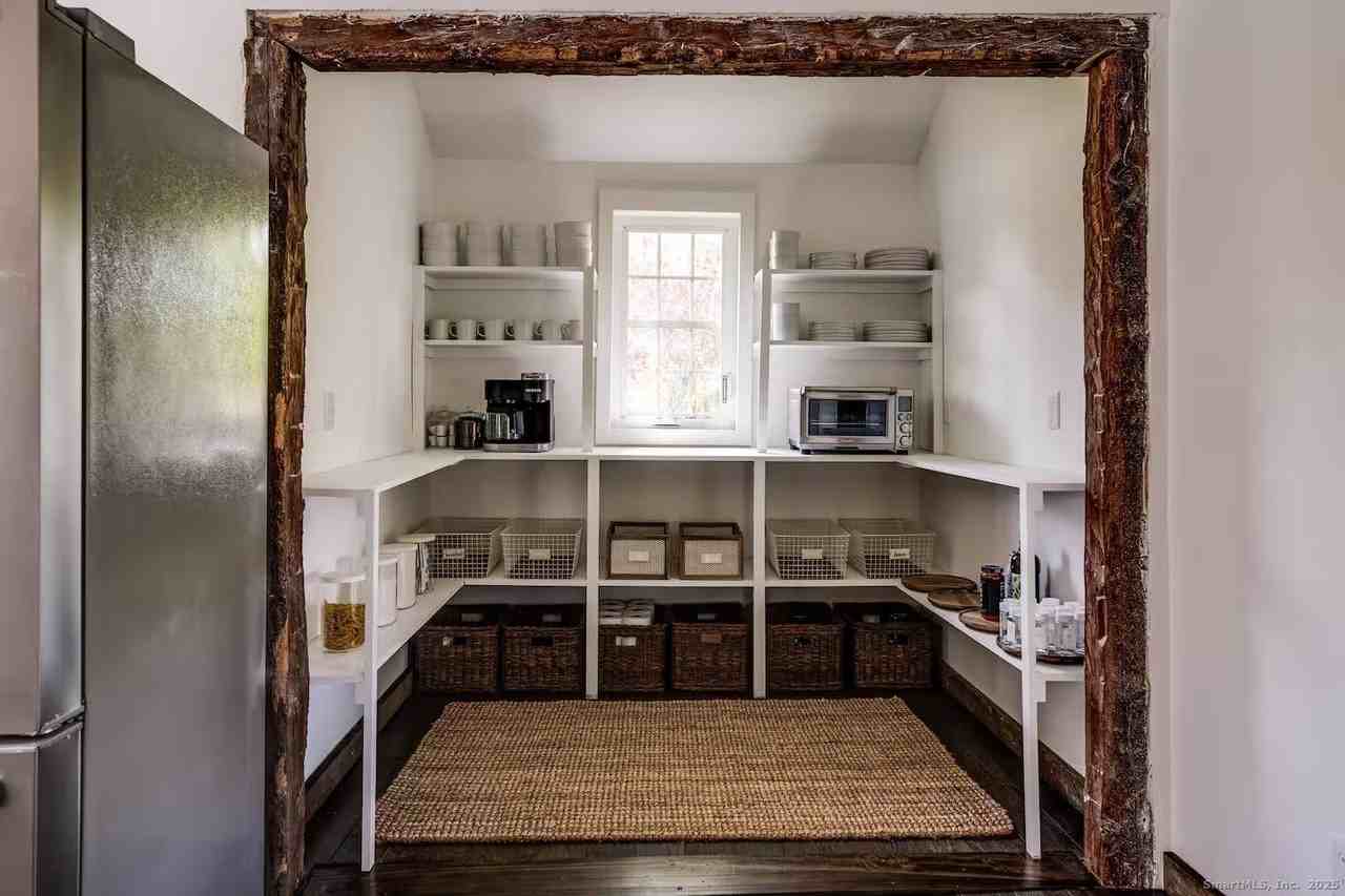 740 Little City Rd - Photo 3 of 21