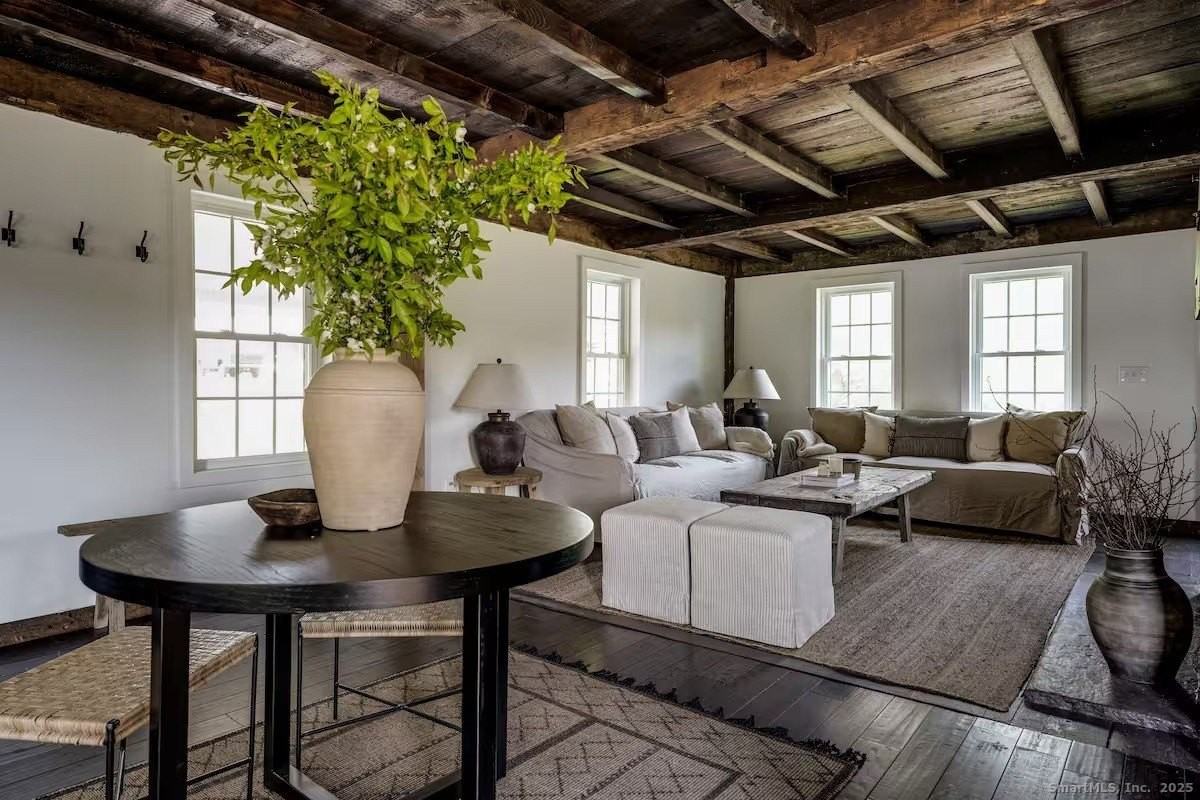 740 Little City Rd - Photo 5 of 21