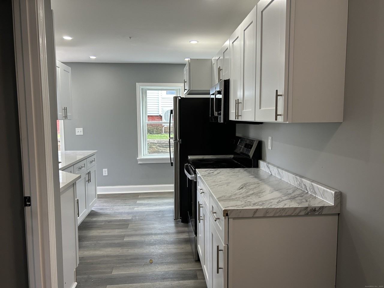 22 Hawthorne St #1 - Photo 6 of 22