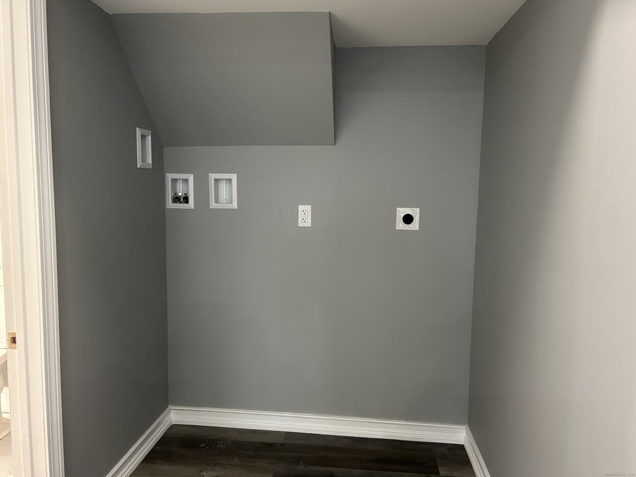 22 Hawthorne St #1 - Photo 7 of 22
