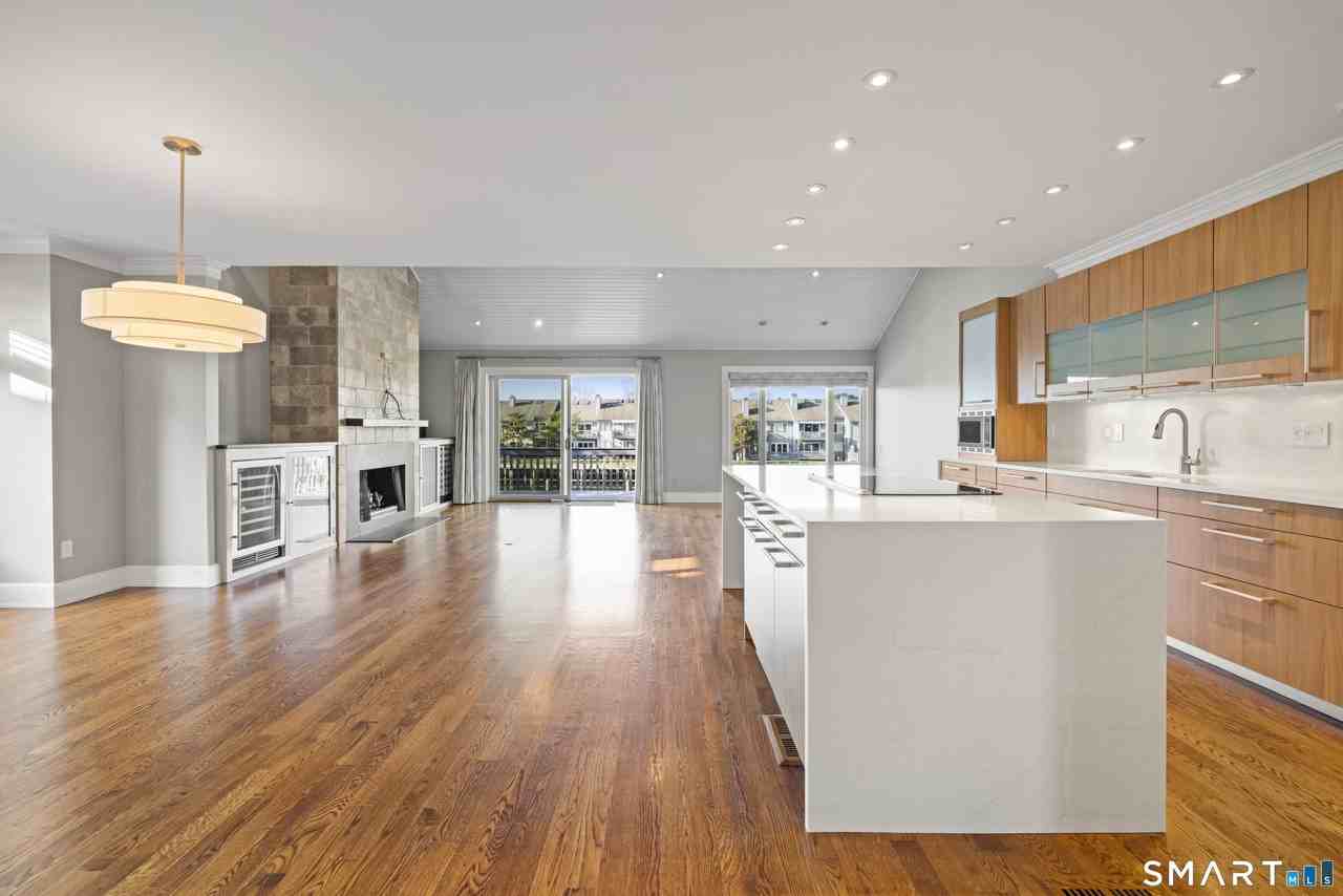 1 Island Dr Unit 21 #21 - Photo 3 of 39