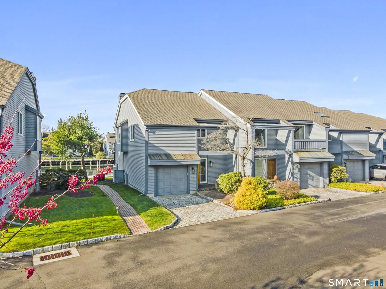 1 Island Dr Unit 21 #21 - Photo 4 of 39