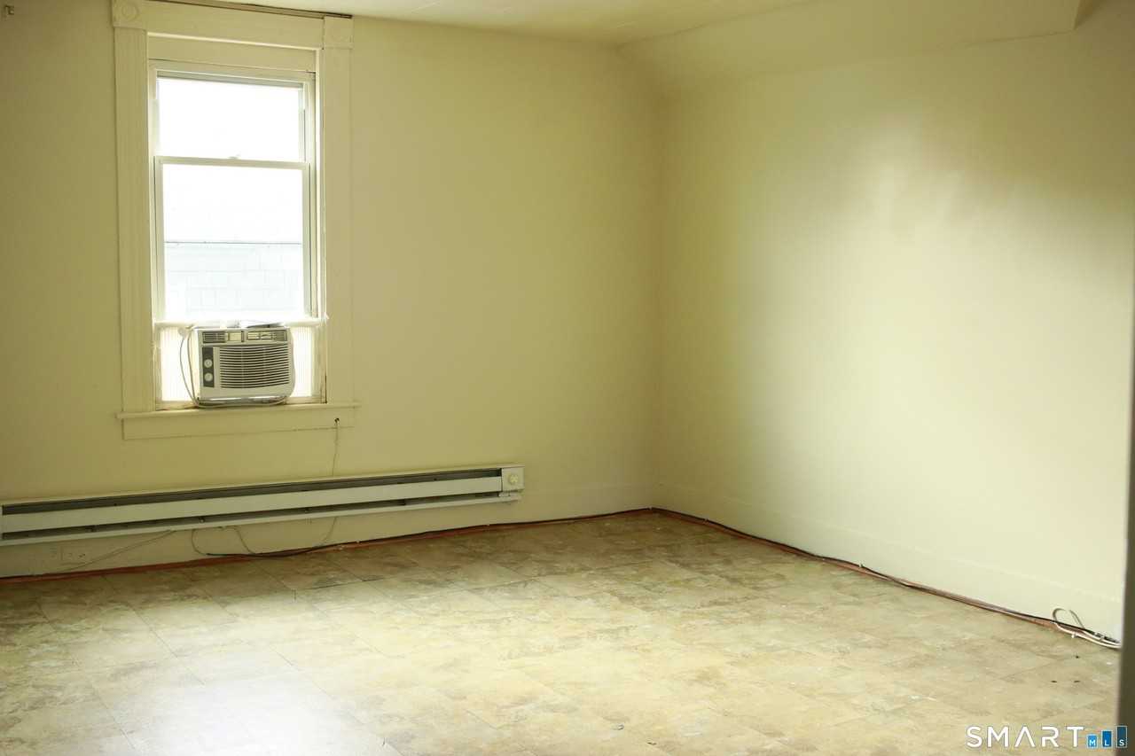 175 Chestnut Ave - Photo 5 of 15