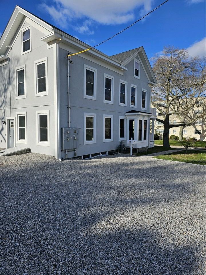 281 Pequot Ave Unit 2 #2 - Photo 3 of 21