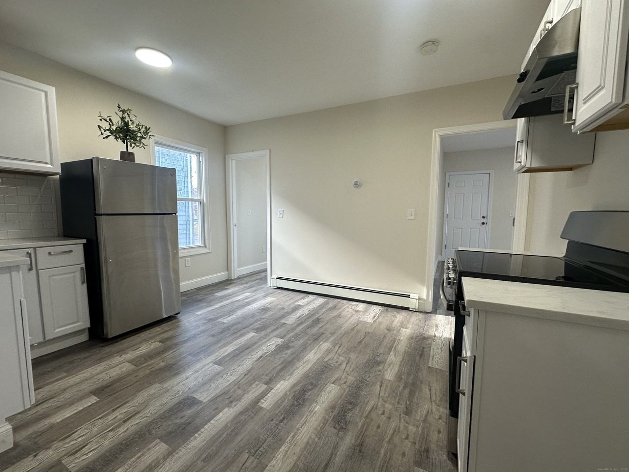 85 Twiss St - Photo 5 of 23