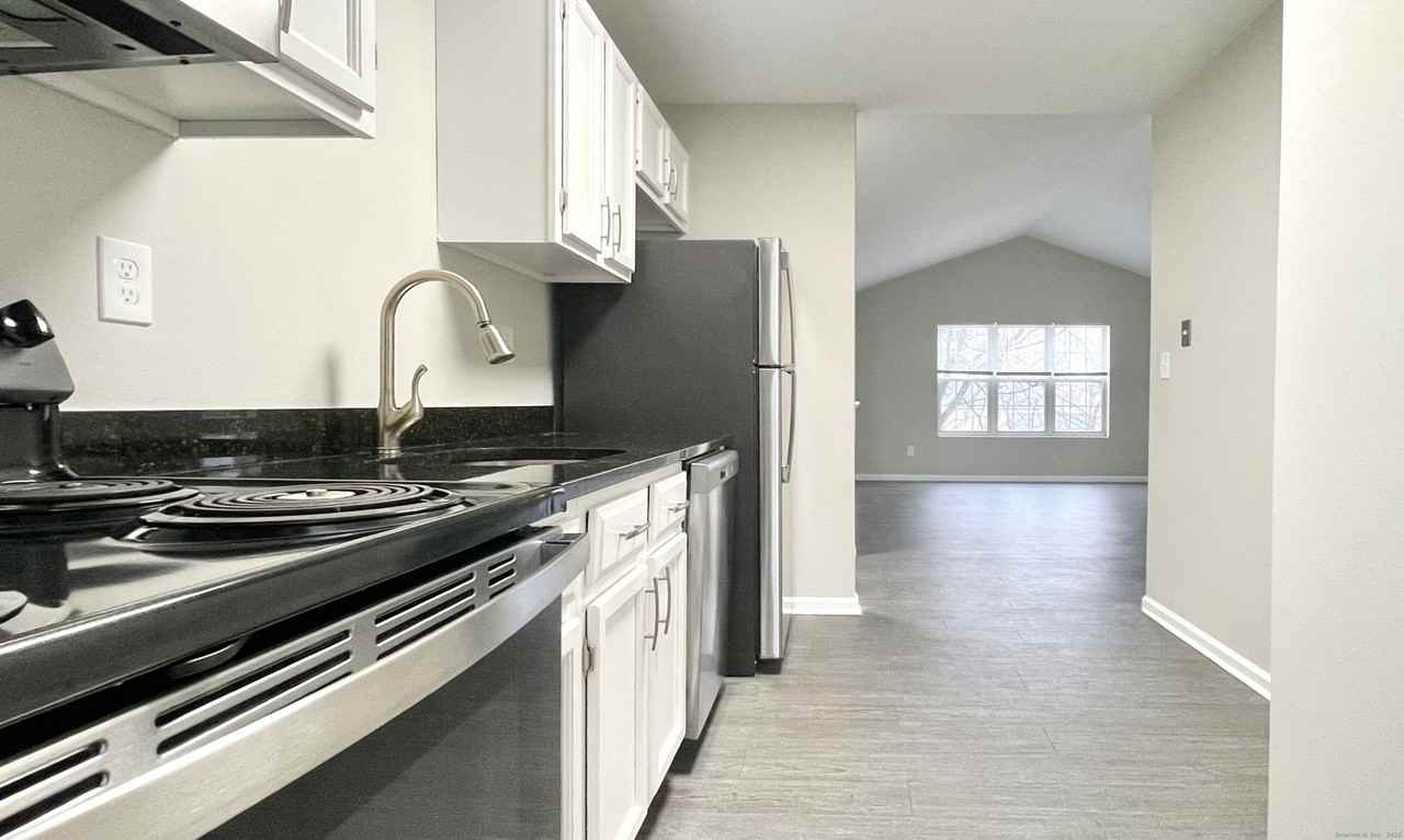 68 W Main St - Photo 7 of 15