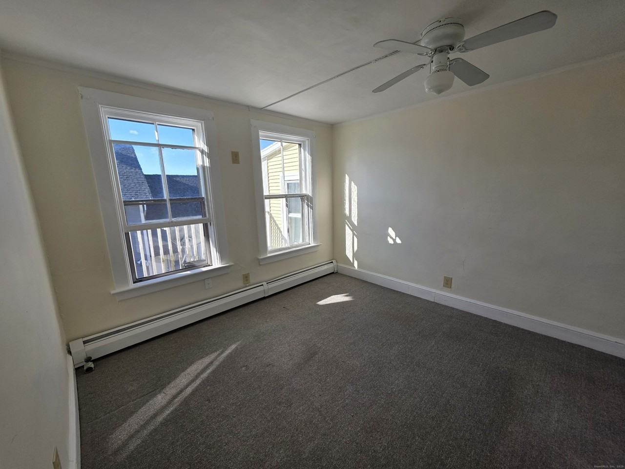 110 Main St - Photo 5 of 32