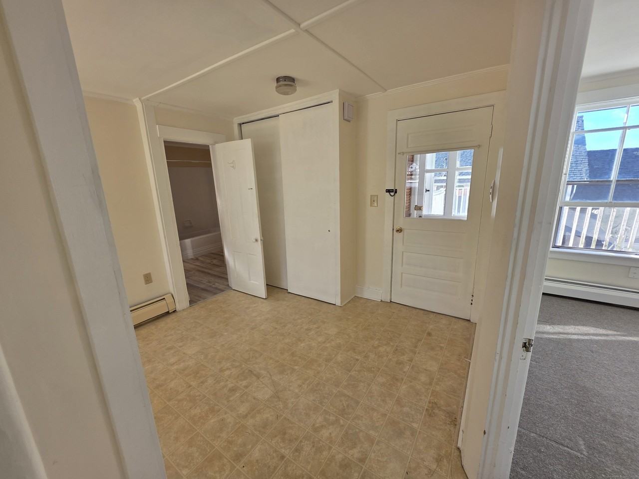 110 Main St - Photo 6 of 32