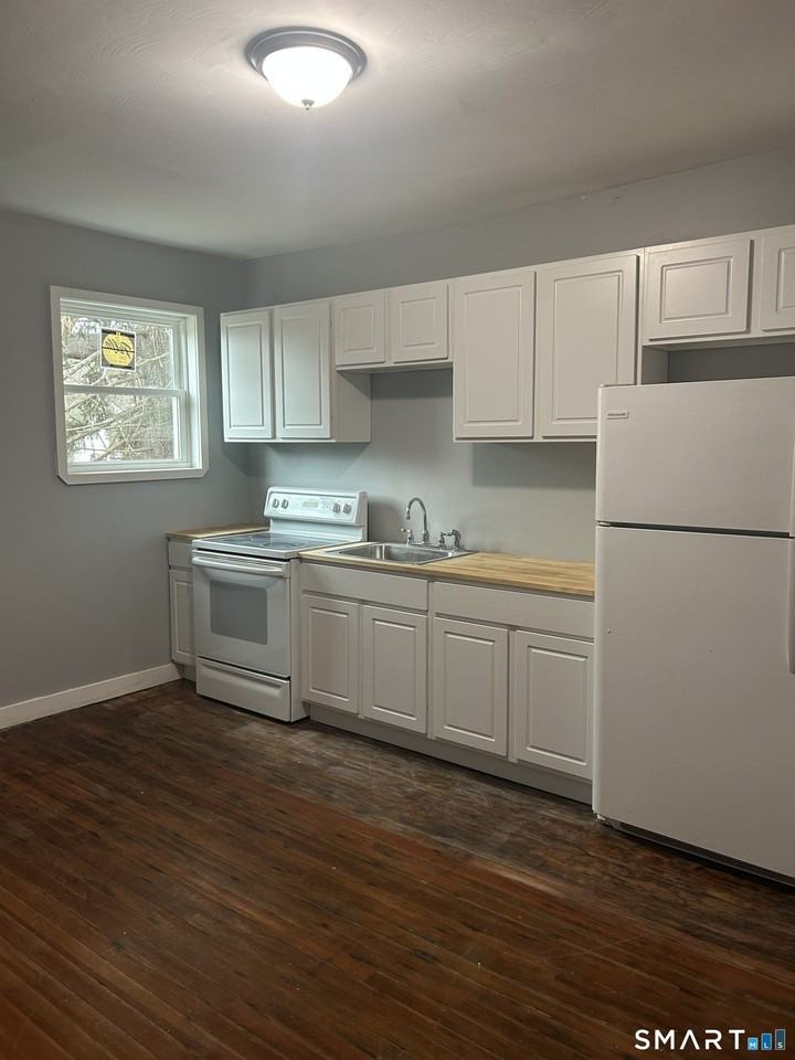 162 Pinney Hill Rd - Photo 4 of 17