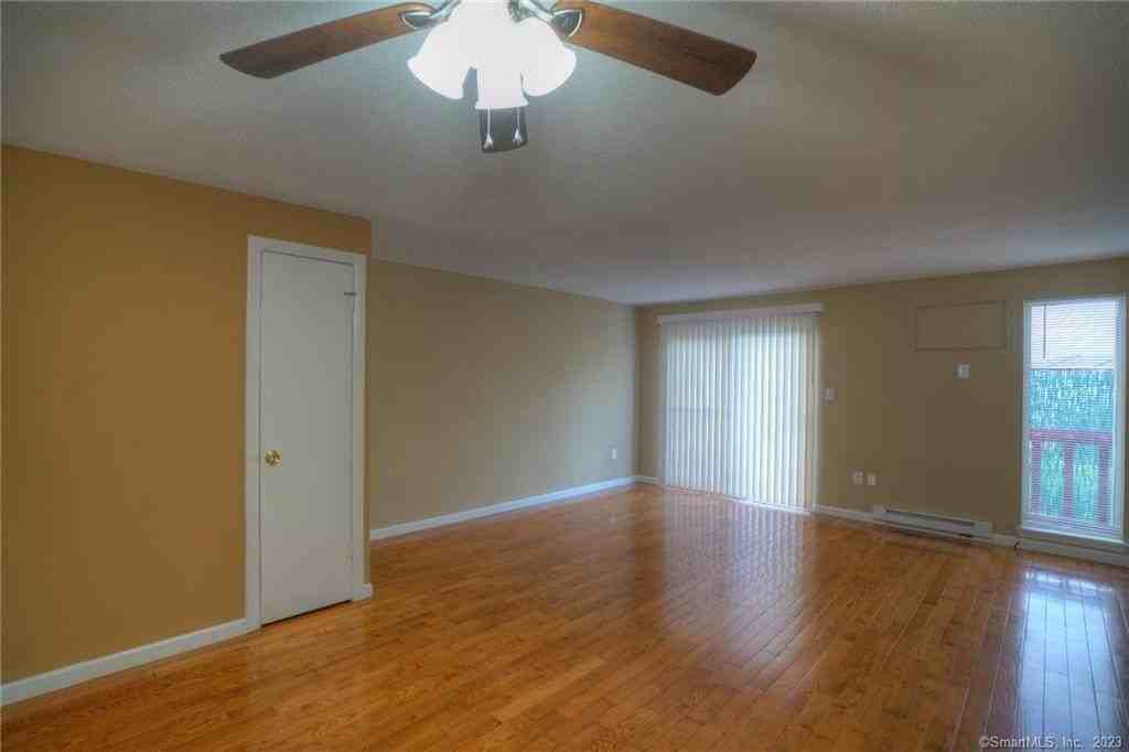 528 Shennecossett Rd Unit 14 #14 - Photo 5 of 18