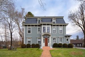 featured image of 31 Sharon Rd #3