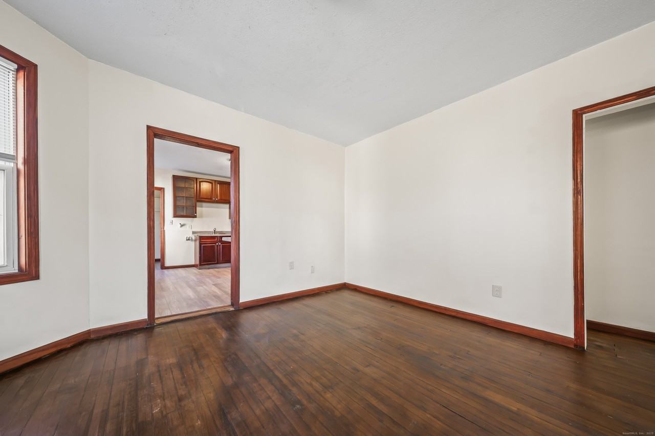 294 Bellevue St - Photo 6 of 24