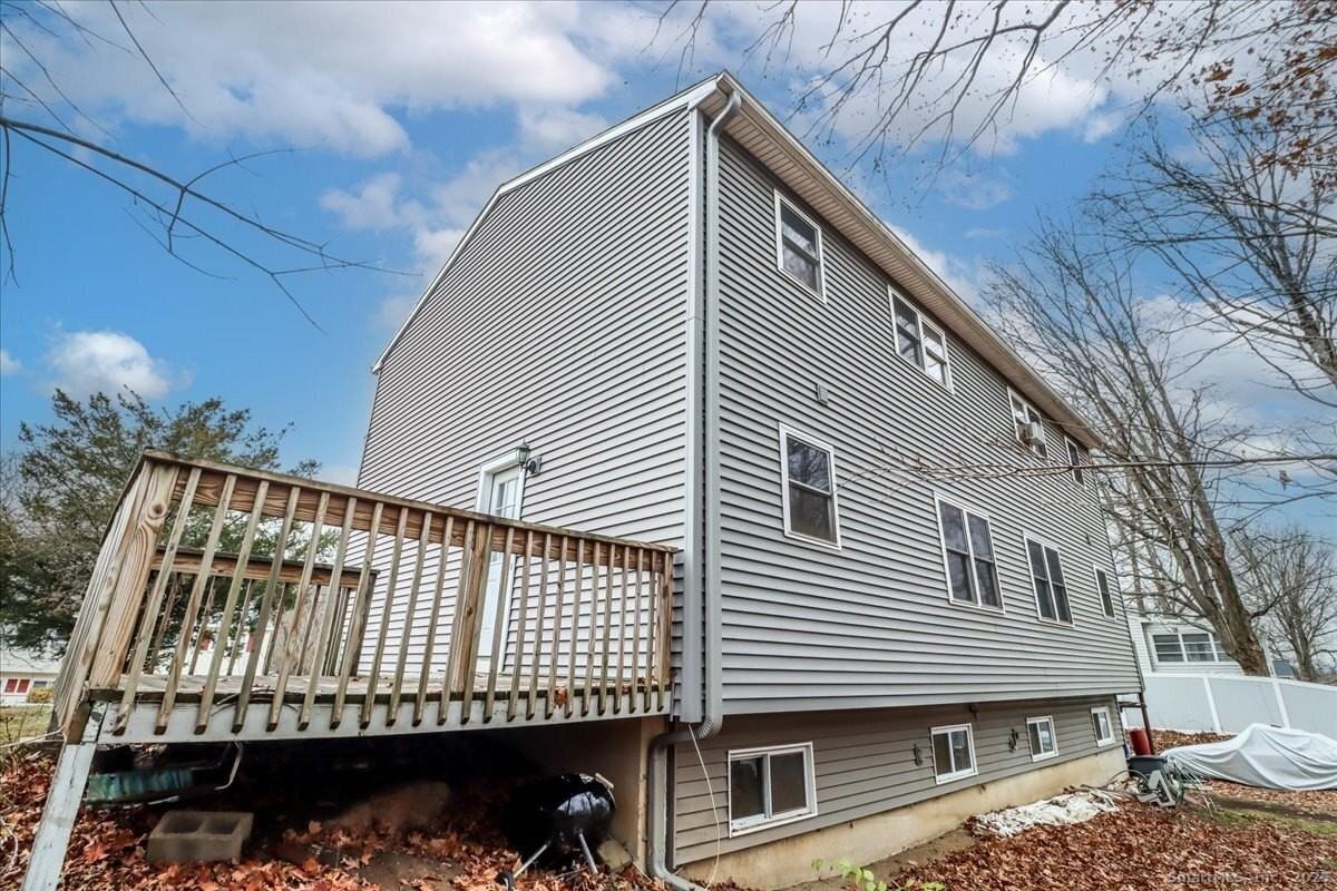 32 Pleasant St - Photo 6 of 29