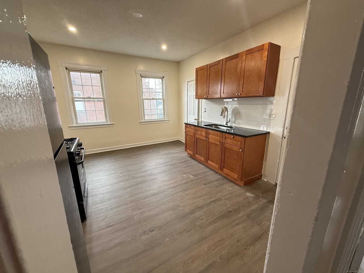 204 Homestead Ave Unit 3 #3 - Photo 2 of 7