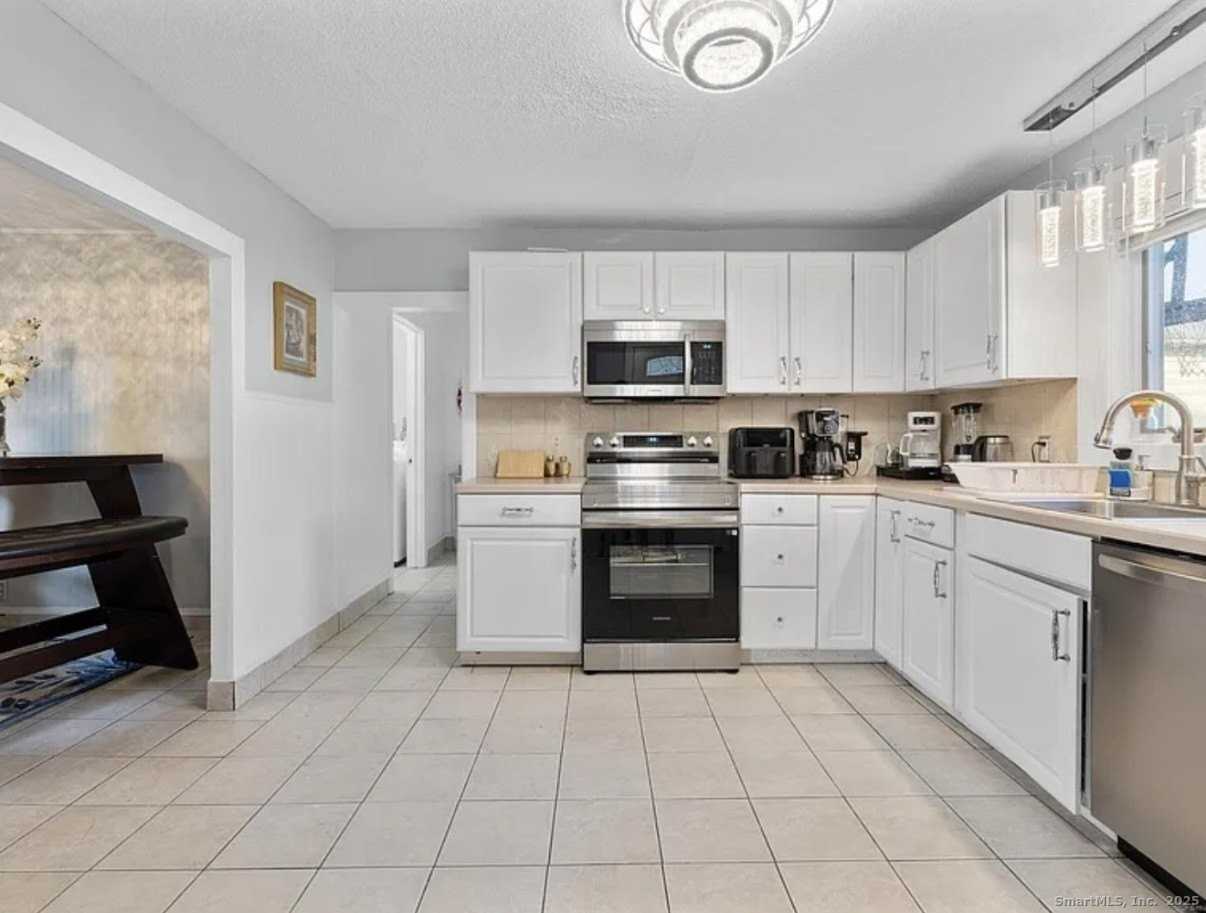 24 Botsford Ave - Photo 3 of 11