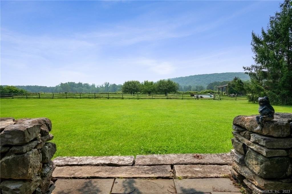 35 Northrop St - Photo 2 of 24