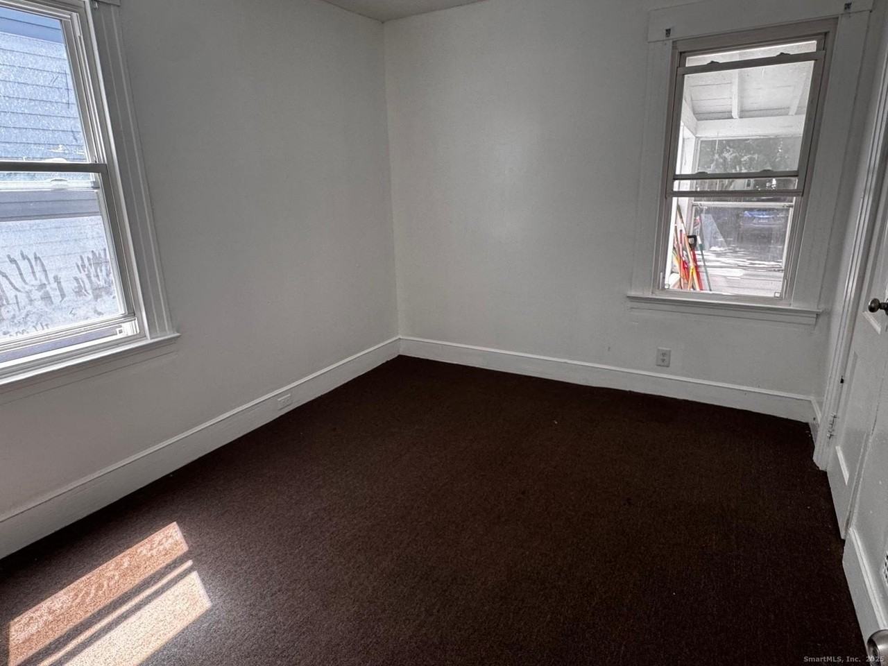 42 Bassett St - Photo 2 of 9