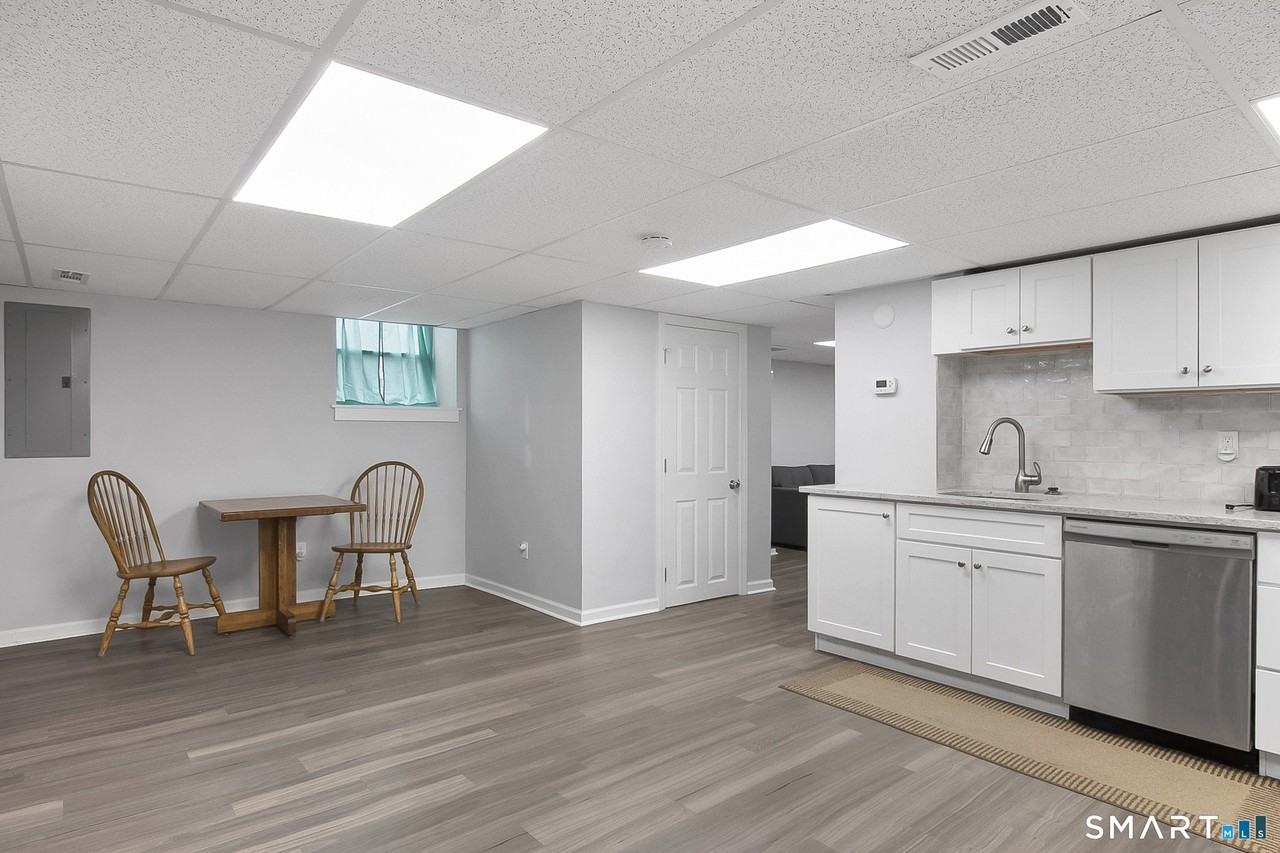 104 104 East Avenue unit: Ground Floor #GL - Photo 4 of 19