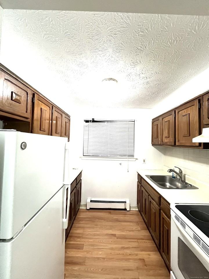 131 Woodland Dr Apt A #A - Photo 3 of 21