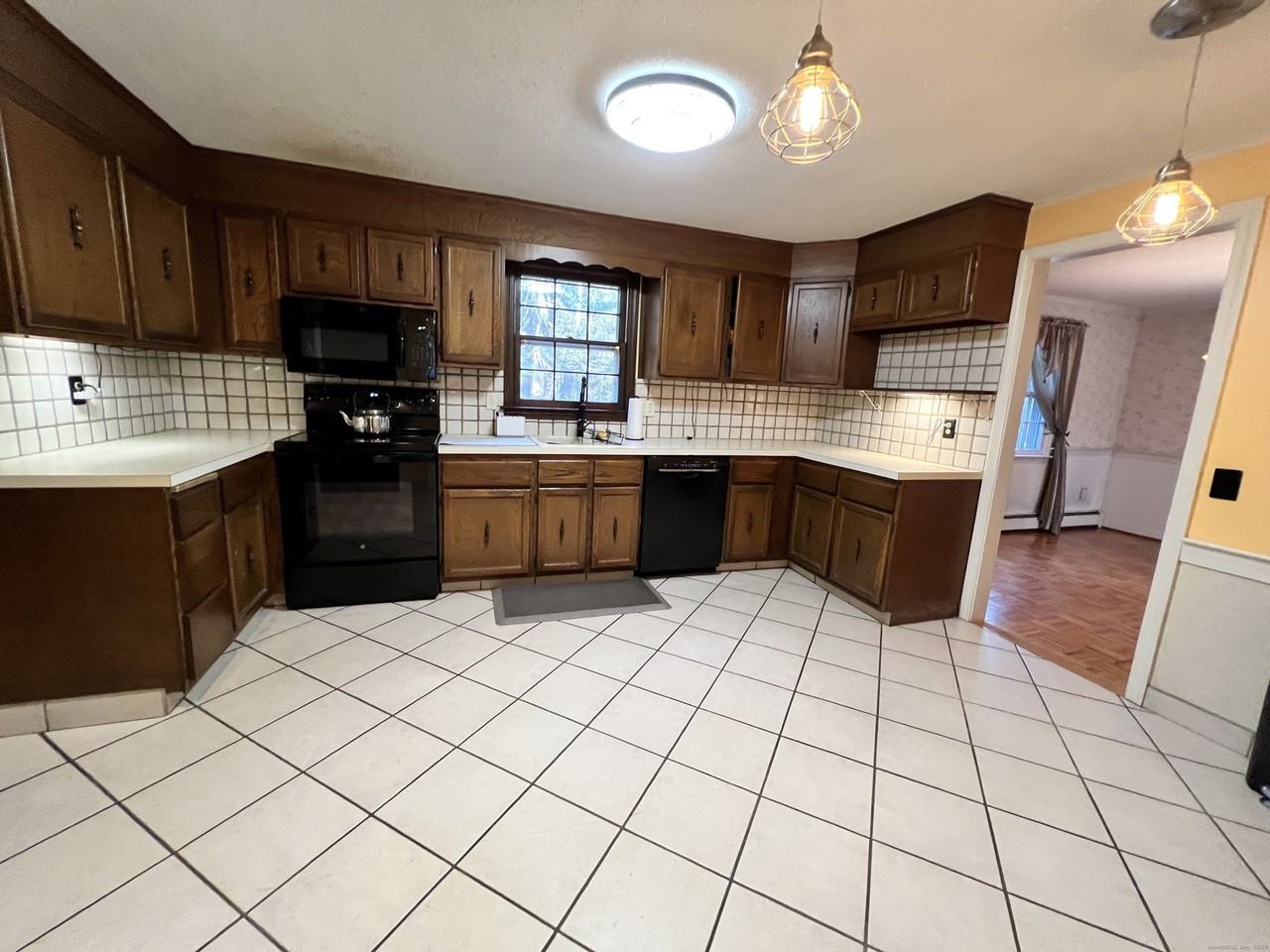 12 Hilltop Dr - Photo 5 of 21