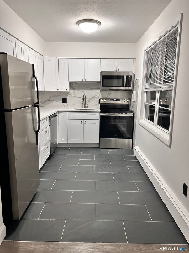 1109 Waterbury Rd Apt 1a #1A - Photo 5 of 15