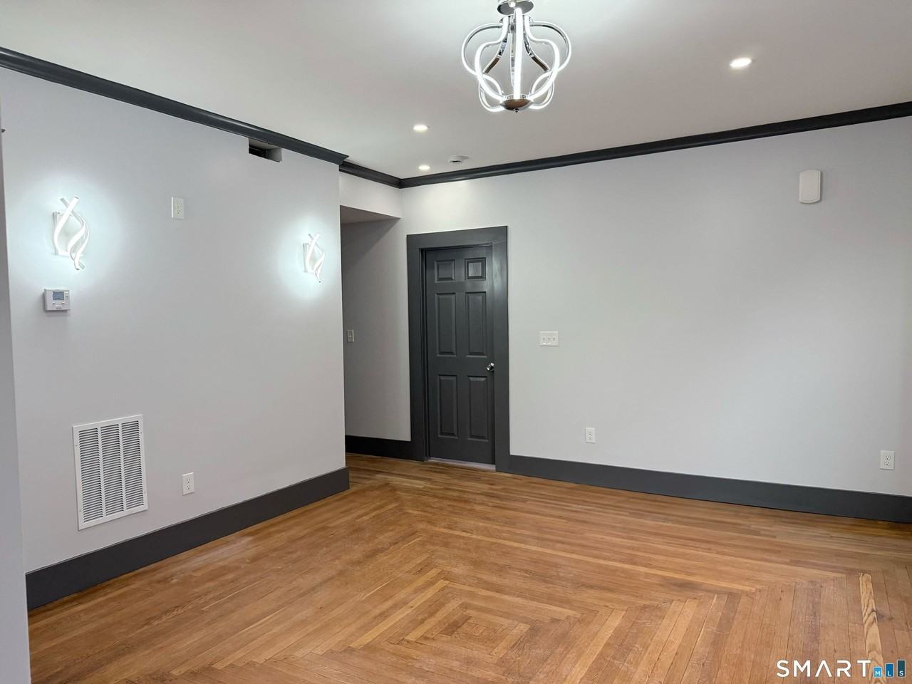 134 Hubinger St #2 - Photo 5 of 16