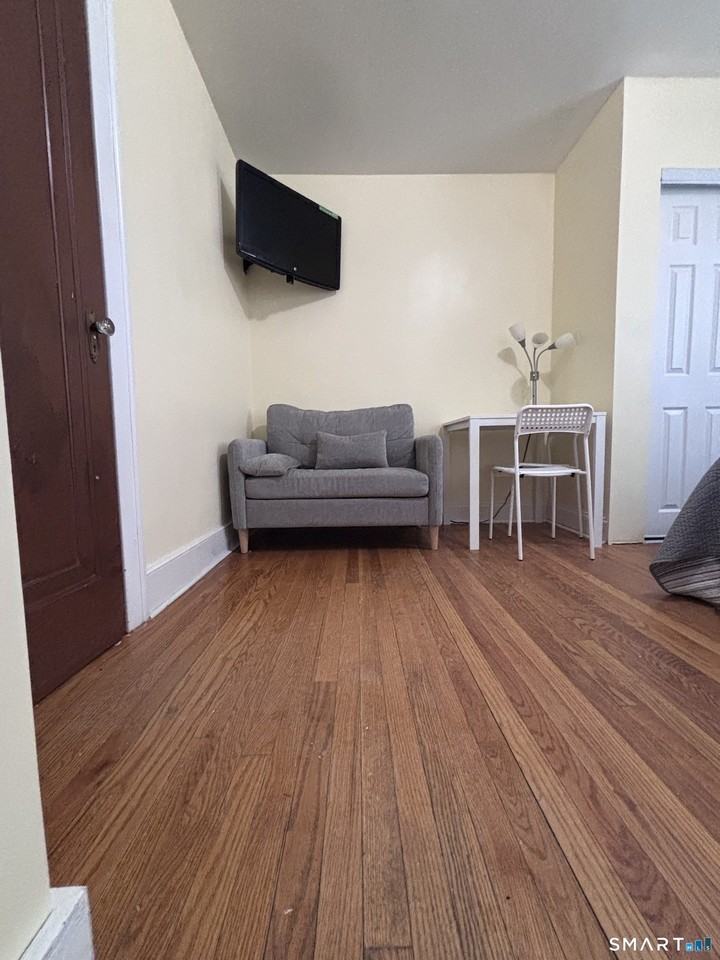 324 Curtis St - Photo 3 of 6