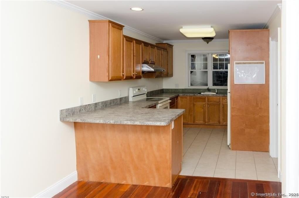 527 W Thames St Unit 27 #27 - Photo 3 of 27