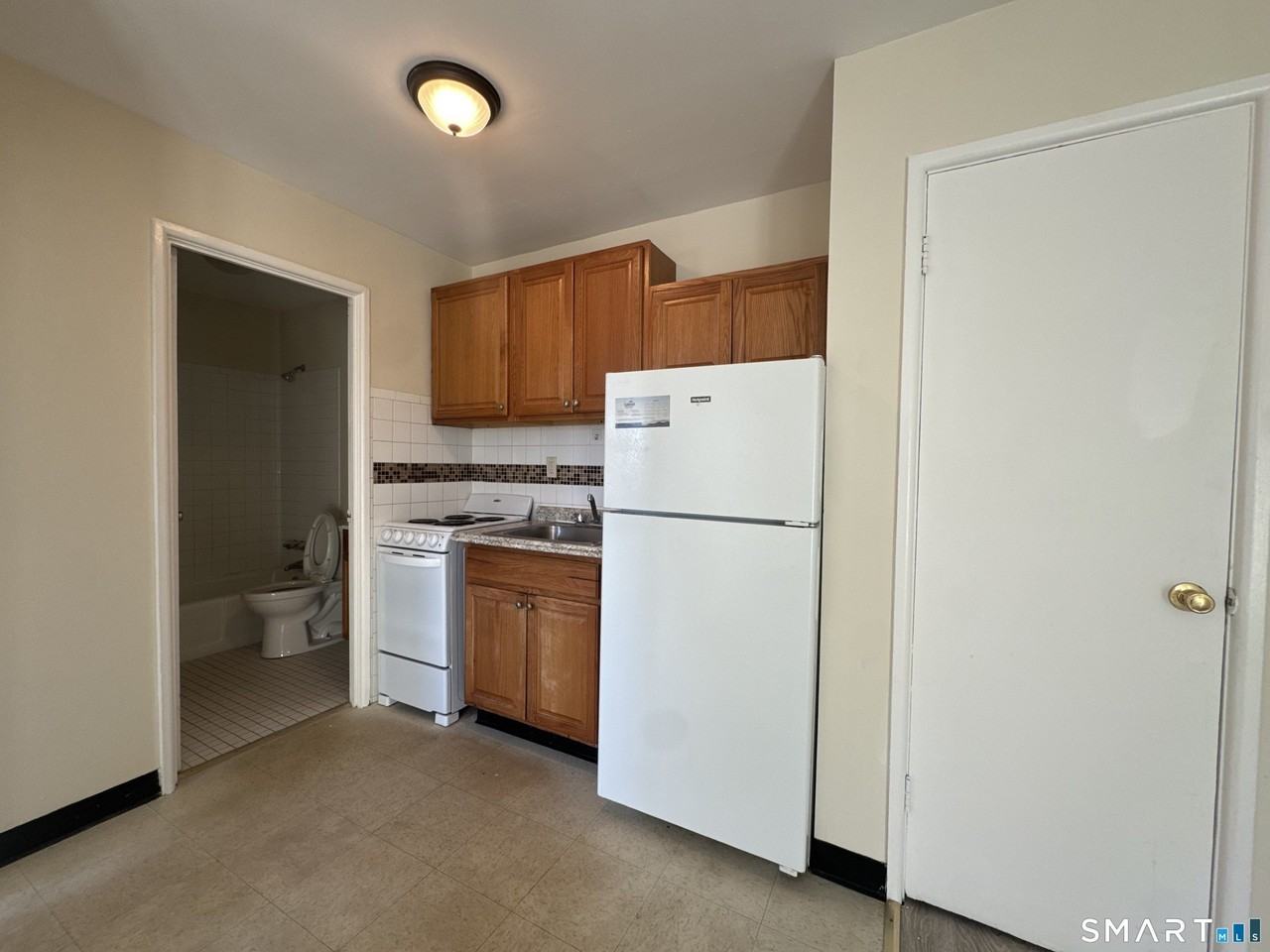 145 Cowles St Apt B3 #B3 - Photo 4 of 8