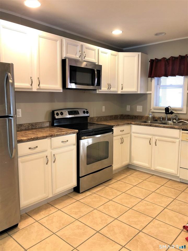 63 Cottage Rd - Photo 4 of 19