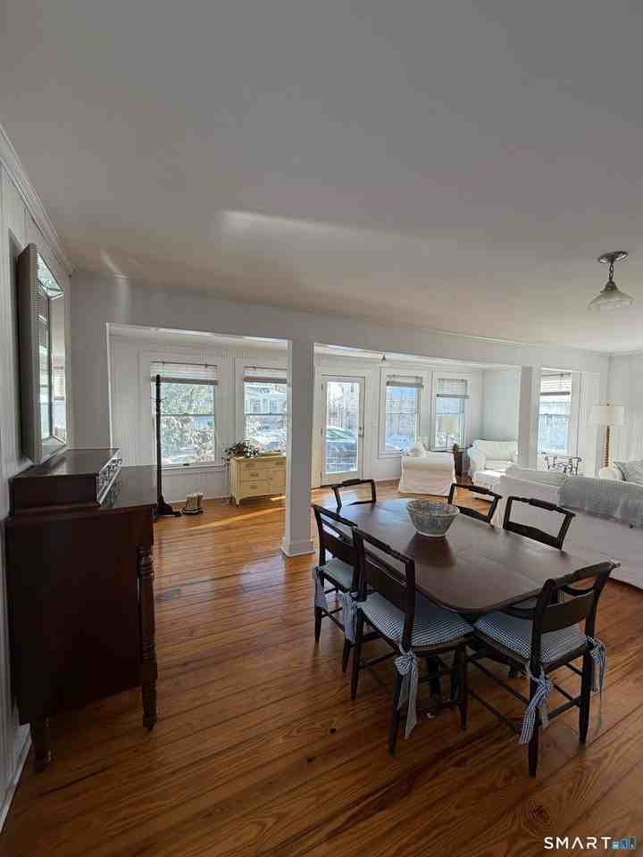 8 Tyler Ave - Photo 3 of 9