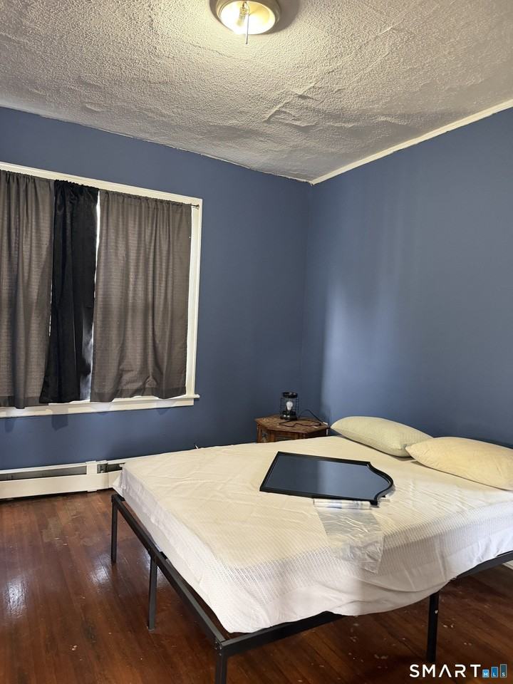 502 Edgewood St - Photo 5 of 8