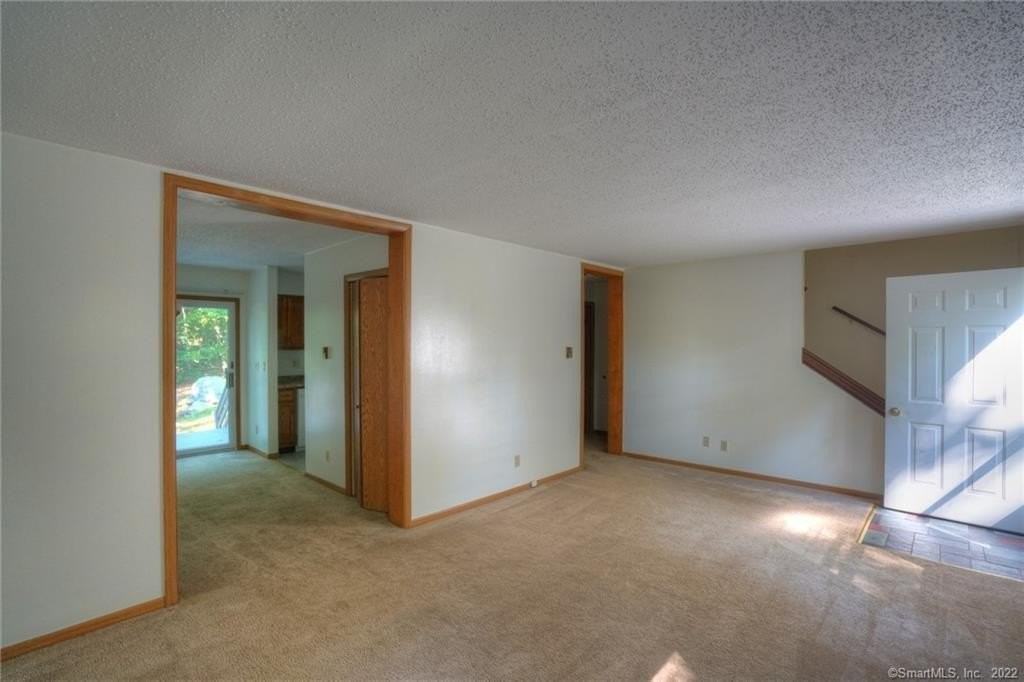 26 Dartmouth Dr - Photo 5 of 25