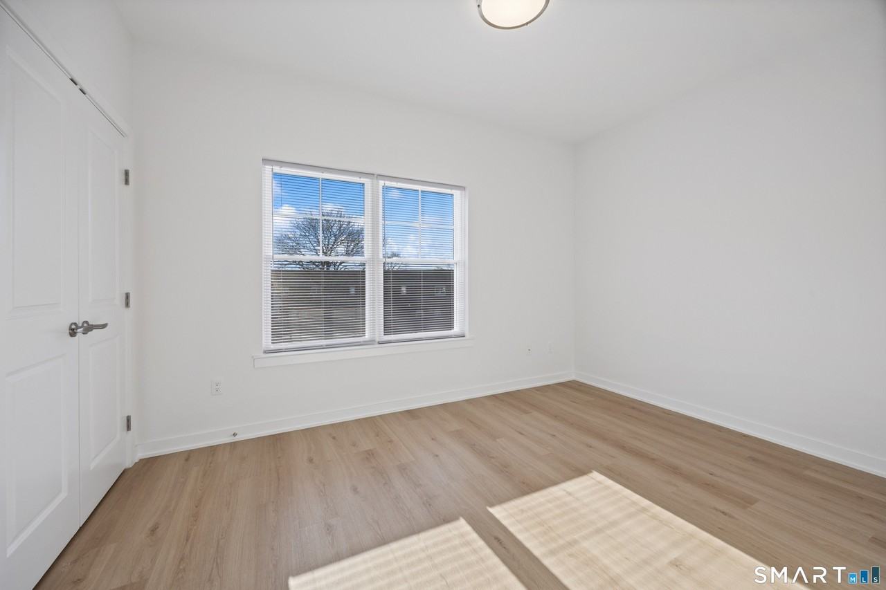 29 Village Rd Unit G #G - Photo 7 of 14